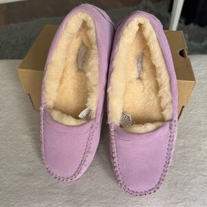 ❤️NIB ❤️UGG❤️Scalloped Mocassins in Lilac Bloom color Size 6